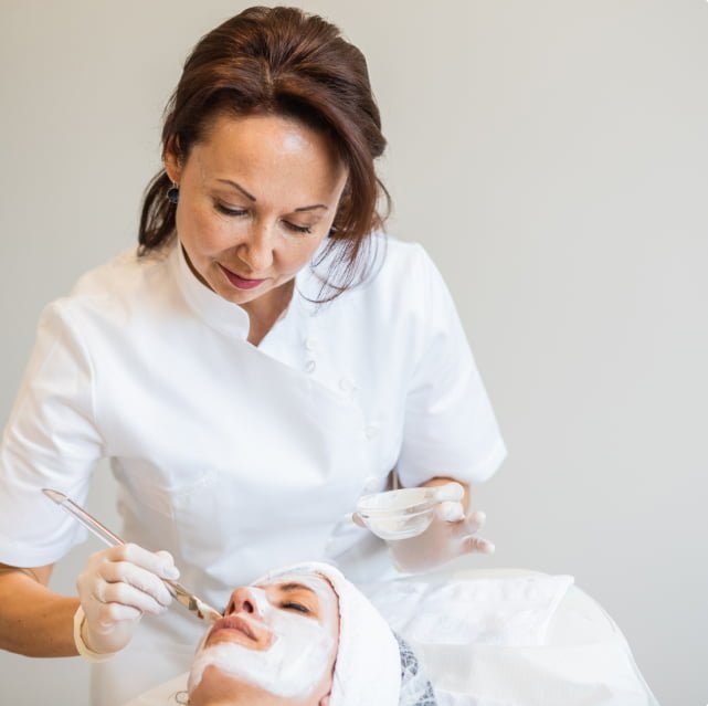 oksana levak pri delu